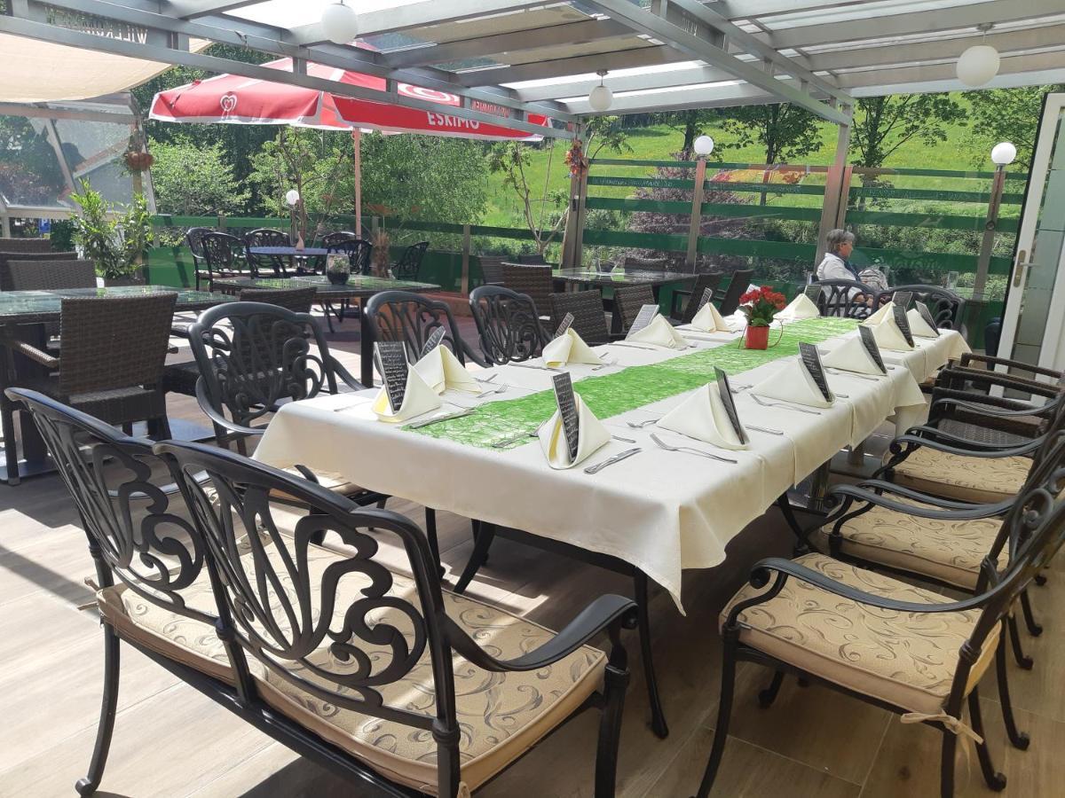 Gasthof Klug Zum Ehrensepp Modriach 外观 照片