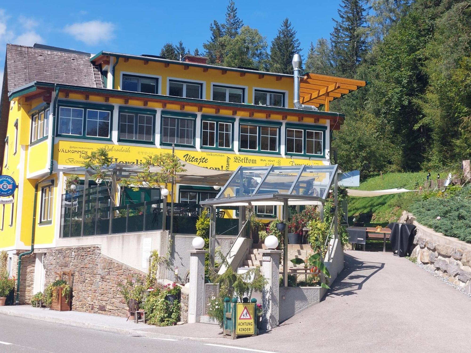 Gasthof Klug Zum Ehrensepp Modriach 外观 照片