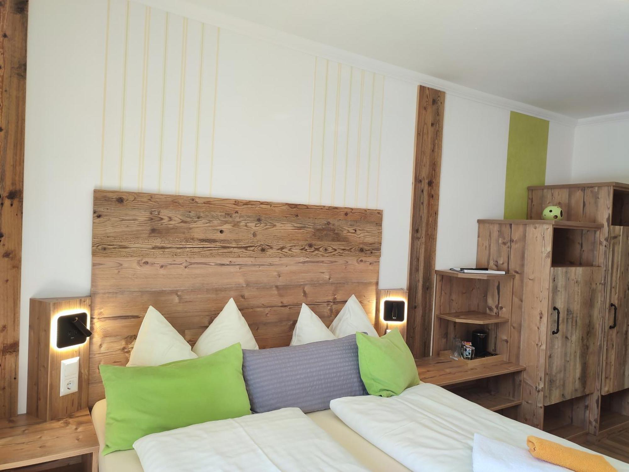 Gasthof Klug Zum Ehrensepp Modriach 外观 照片